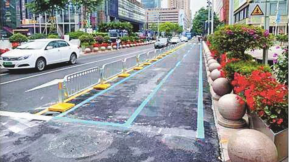 非機(jī)動(dòng)車該向誰(shuí)“要”路權(quán)？